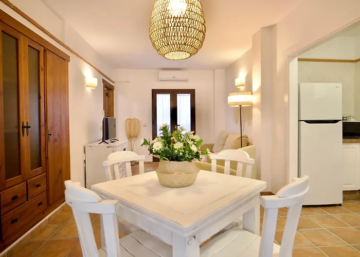 Nueva 33 En El Centro De Apartament Nerja