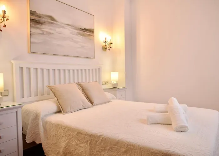 Nueva 33 En El Centro De * Нерха